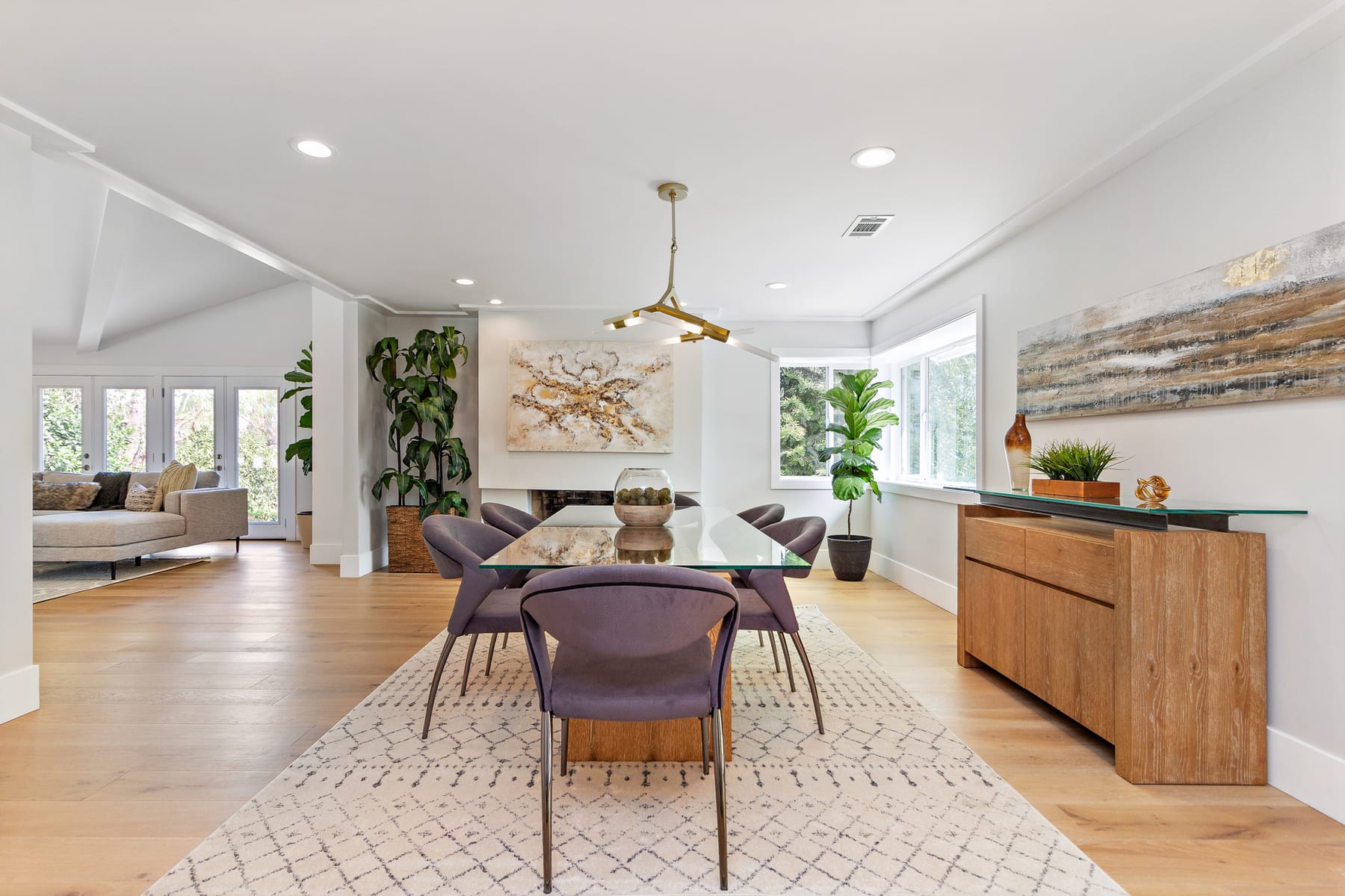 3611 Lakeview