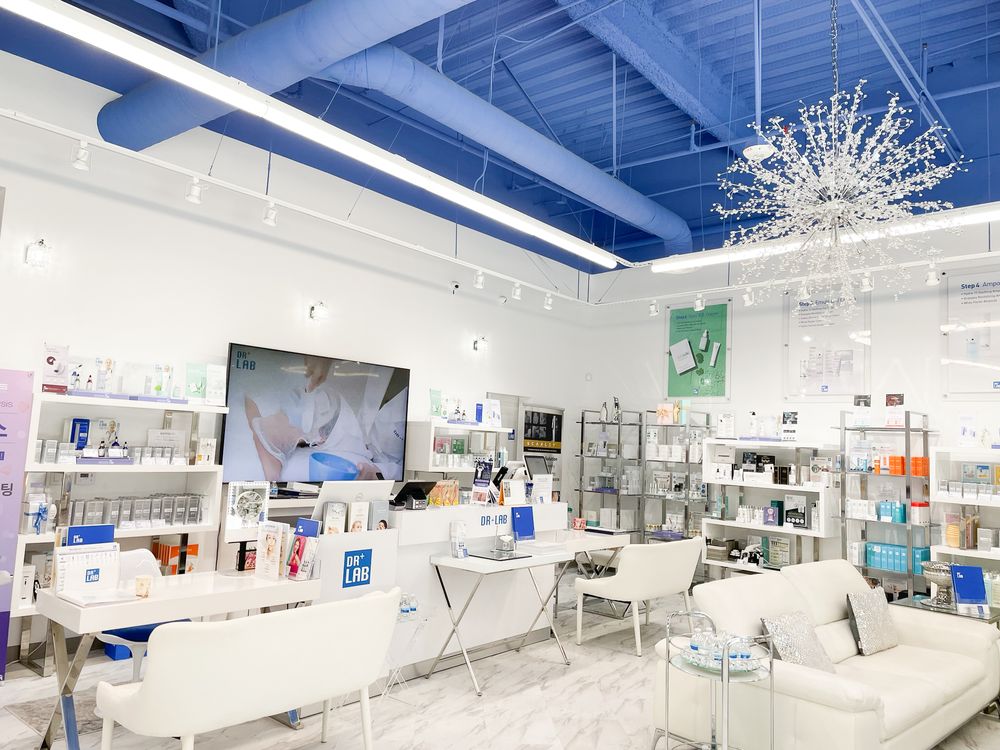 Dr+Lab medical cosmetics clinic interior