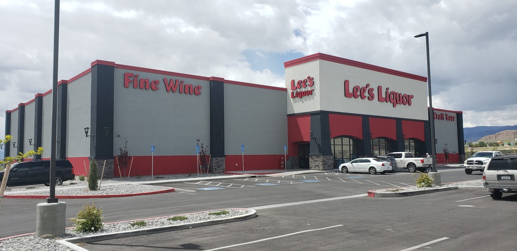Lee's Liquor