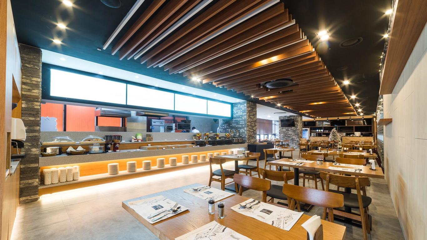 Finished restaurant interior after a tenant improvement build-out